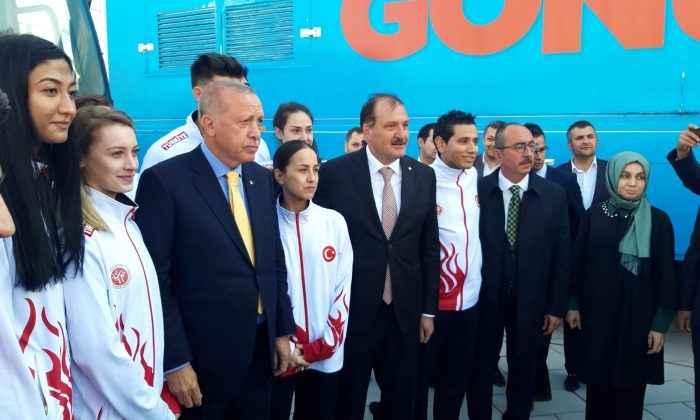 Cumhurbaşkanı Erdoğan Tekvandocularla   