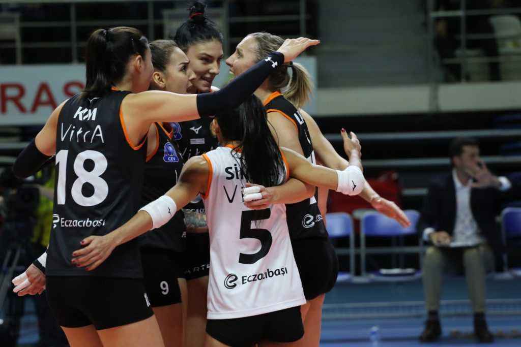 Eczacıbaşı VitrA, Kupa Voley için İzmir’e gidiyor
