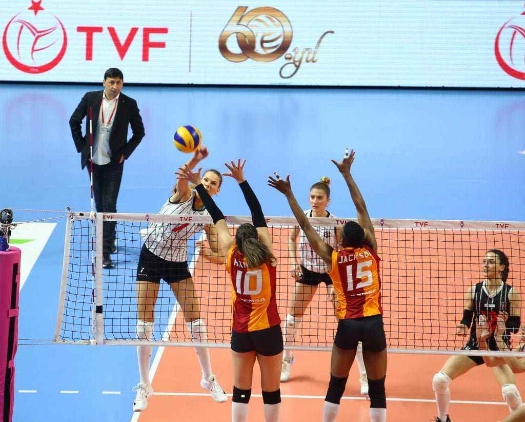Kartal’ı deviren Cim-Bom yarı finalde!