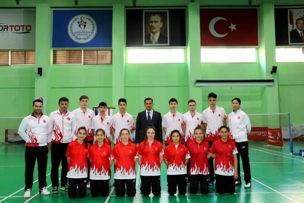 Badminton milli takımı Çekya yolcusu