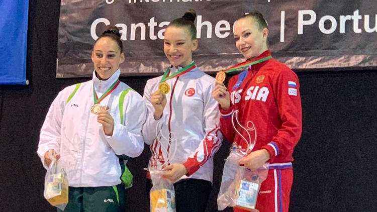 Ayşe Begüm Onbaşı’dan altın madalya 