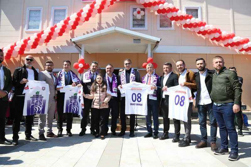 Fikret Orman memleketi Hopa’da anaokulu açılışına katıldı