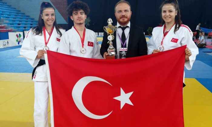 Balkan Şampiyonası’nda Karaman’ın gururu oldular   