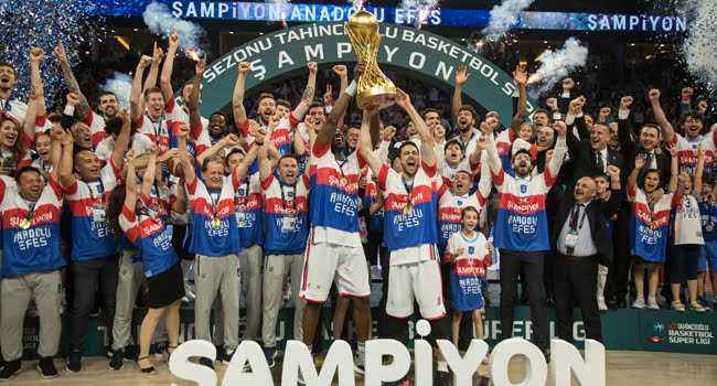 Şampiyon Anadolu Efes   