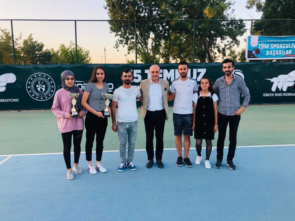 15 Temmuz tenis turnuvalarında kupalar sahiplerini buldu