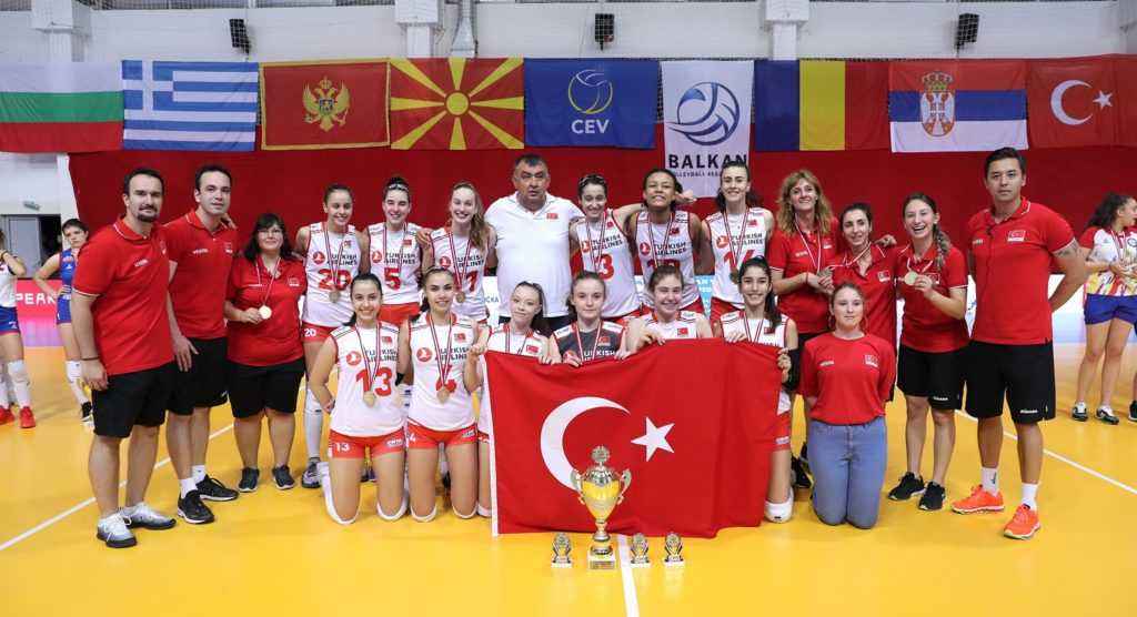 U16 Küçük Kız Milli Takımımız, Namağlup Balkan Şampiyonu!