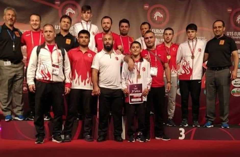 U15 Avrupa güreş şampiyonasında 9 madalya kazandık
