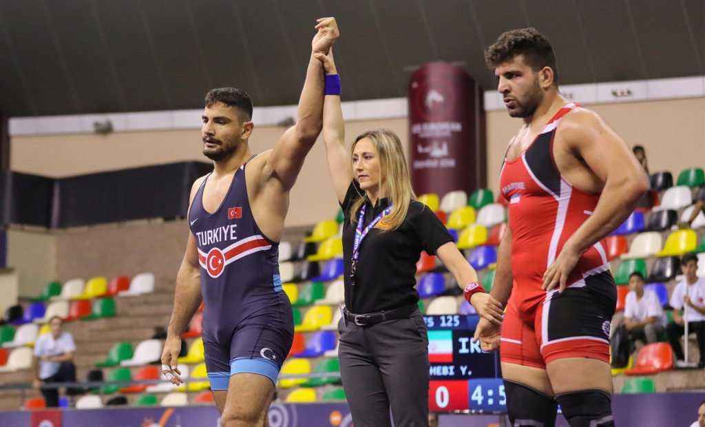 Taha Akgül yarı finalde   