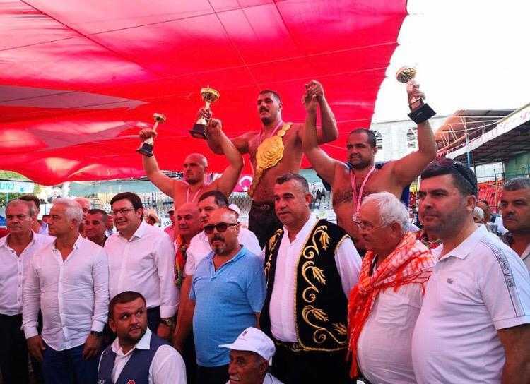 Kağıtsporlu Gemici ‘başpehlivan’ oldu