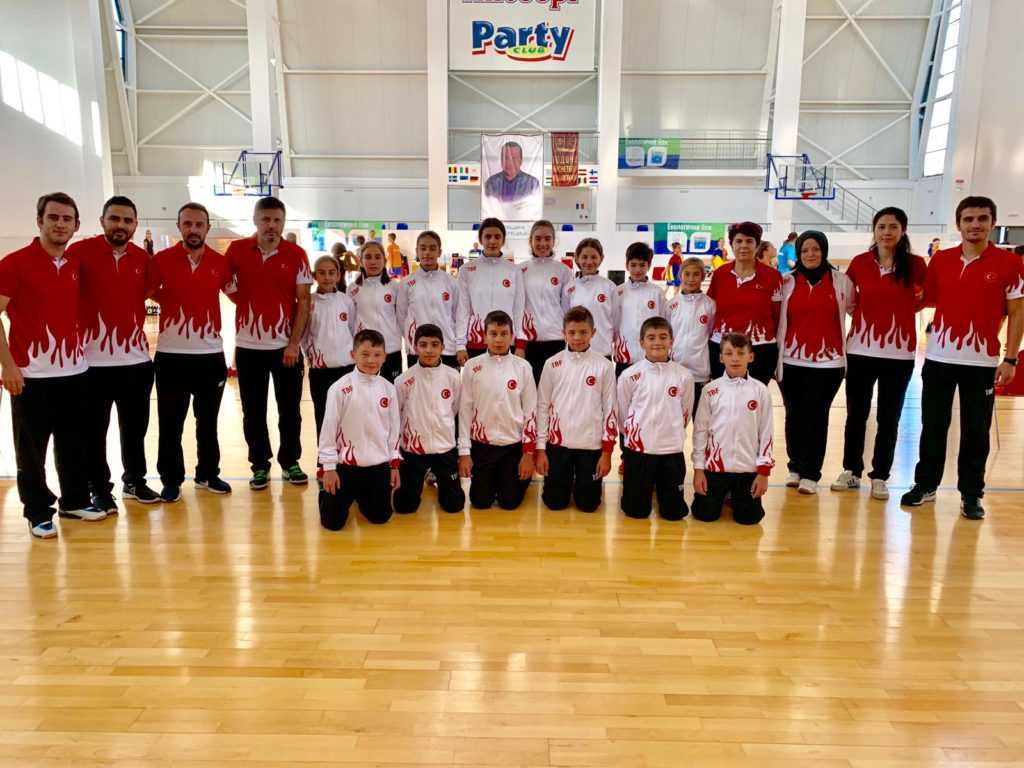 Minik Badmintoncular Balkan Şampiyonasında   