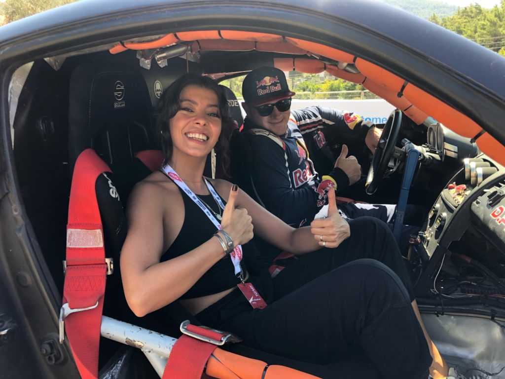 Selin Şekerci Red Bull sporcusu Grinchuk ile drift yaptı   