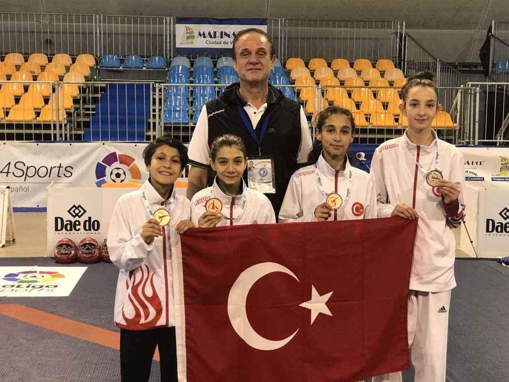 Yıldızlardan 4 madalyalı başlangıç