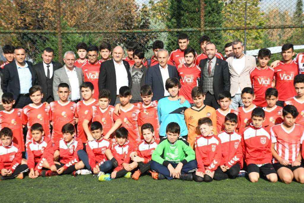 Başkan Çebi sporcularla kahvaltıda buluştu