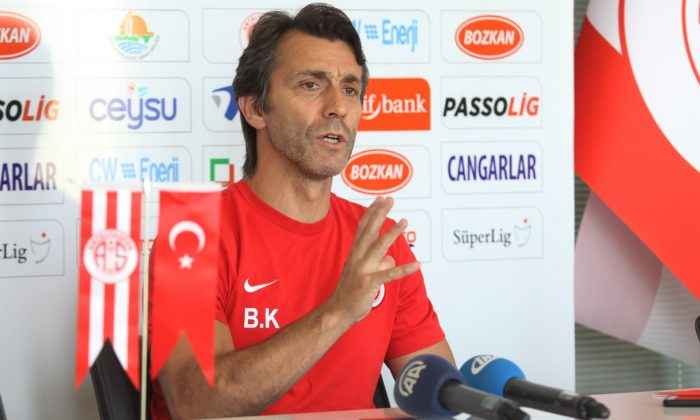 Antalyaspor’da Bülent Korkmaz görevinden ayrıldı!   