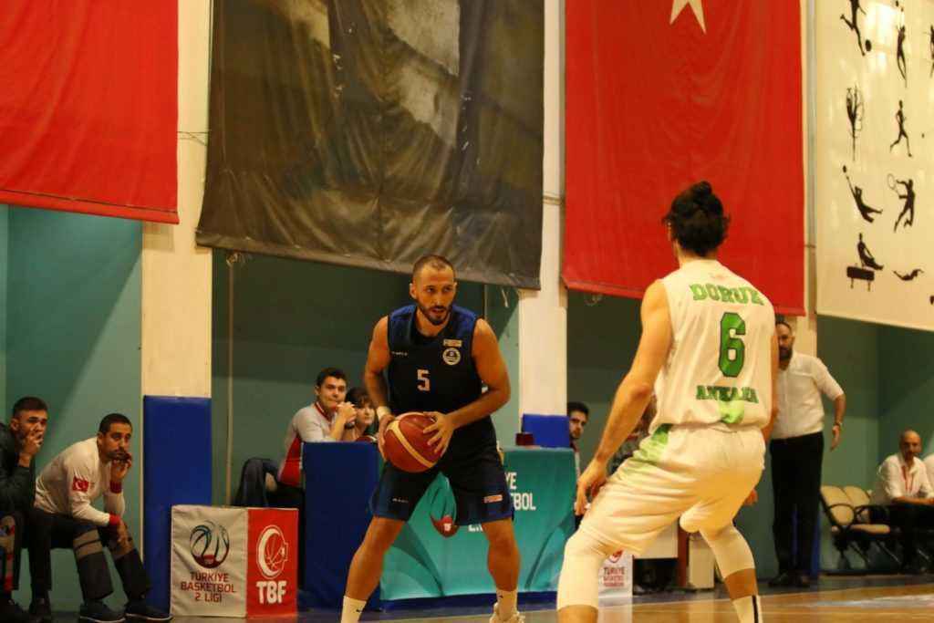 Kağıtspor’un dev adamlarından önemli galibiyet