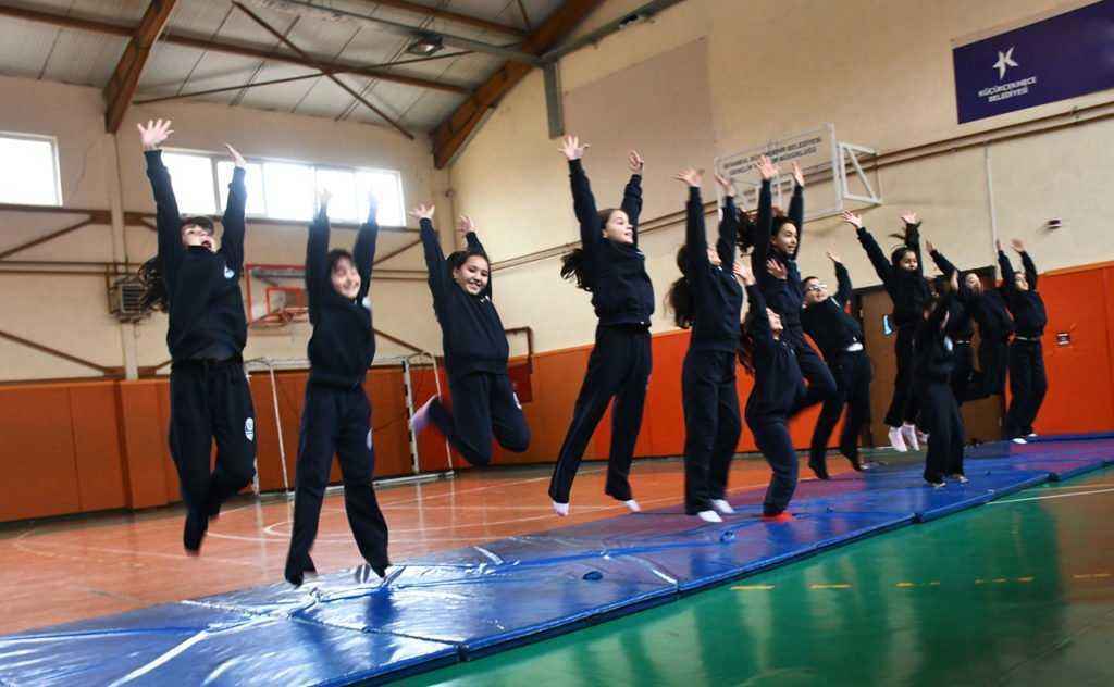 Küçükçekmece’de kış spor okulları başladı   