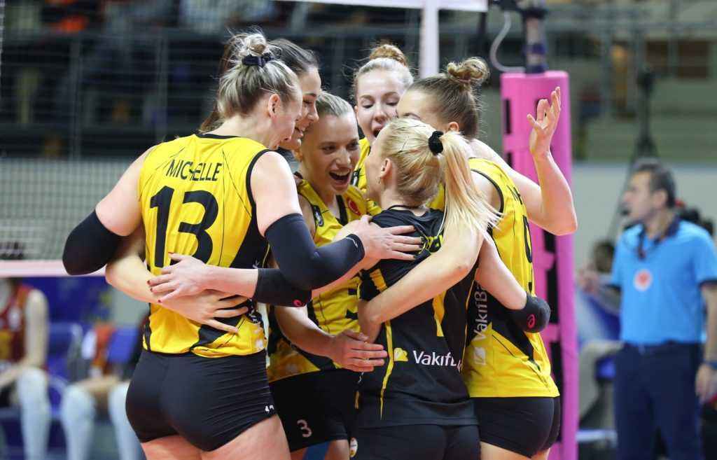 Vakıfbank deplasmanda Cim-Bom’u devirdi!