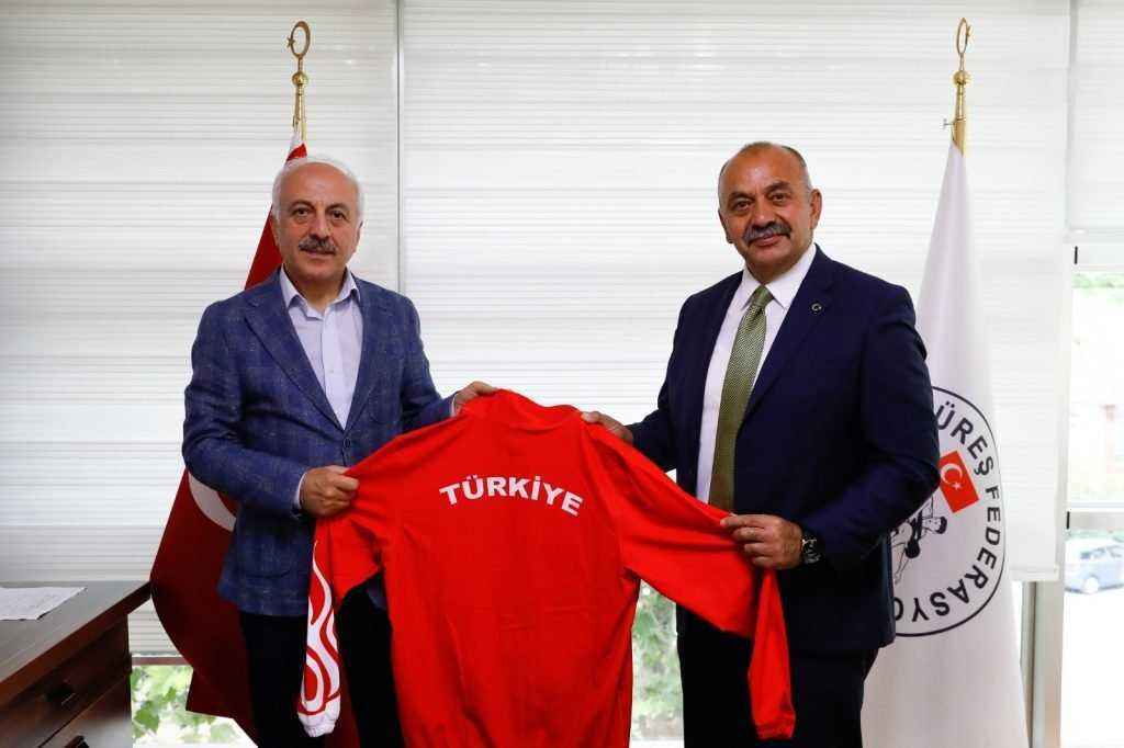 Türkiye Güreş Federasyonundan Ortaköy Belediyesine  destek