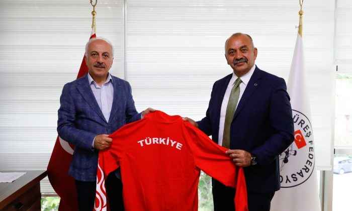 Türkiye Güreş Federasyonundan Ortaköy Belediyesine  destek