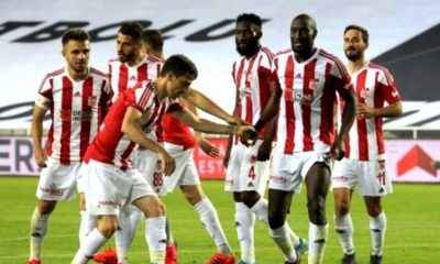 Sivasspor, Denizlispor engelini geçerek 3. sıraya yerleşti
