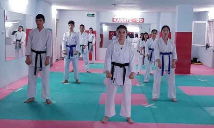Karatecilerin Kuşak Sınavı   