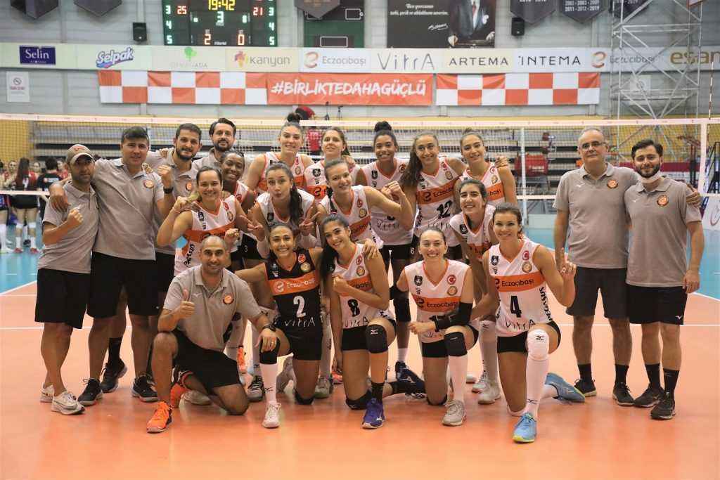 Turnuvanın birincisi Eczacıbaşı VitrA