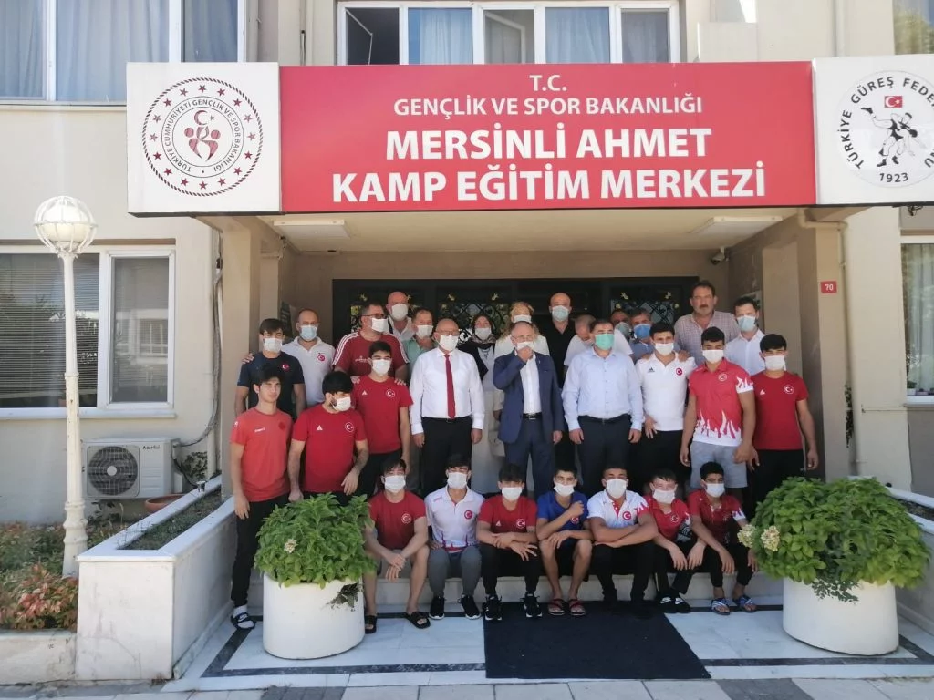 Musa Aydın milli güreşçileri ziyaret etti!