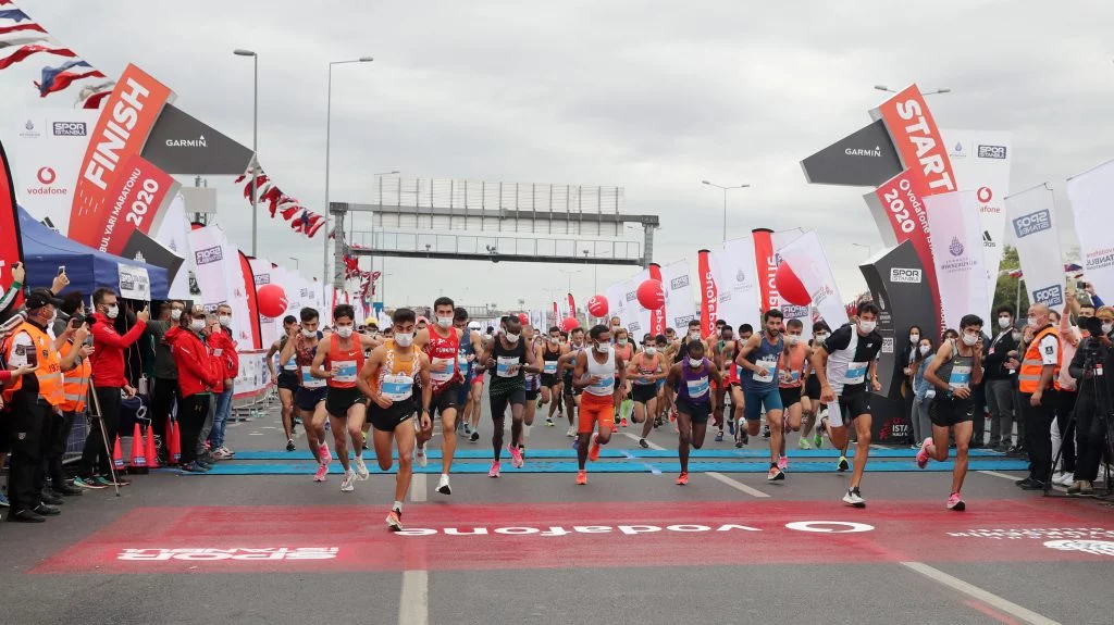 Vodafone 15. İstanbul yarı maratonu koşuldu