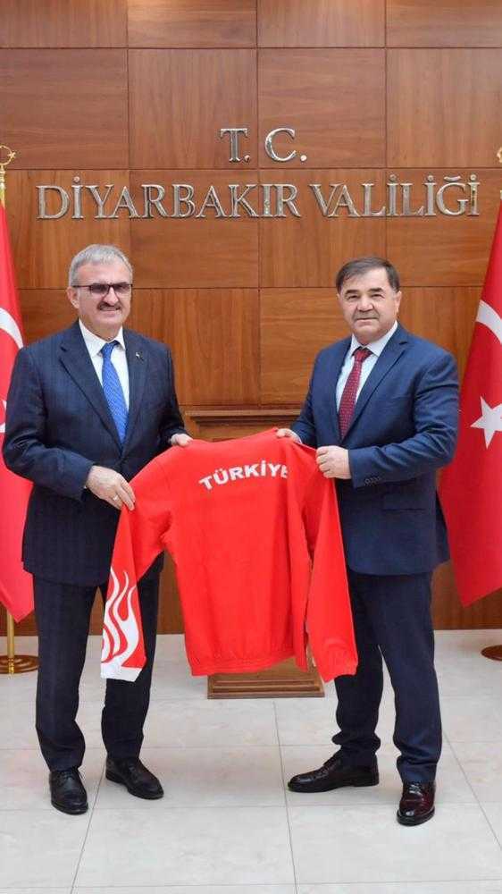 Musa Aydın’dan Diyarbakır Valisi Münir Karaloğlu’na ziyaret   