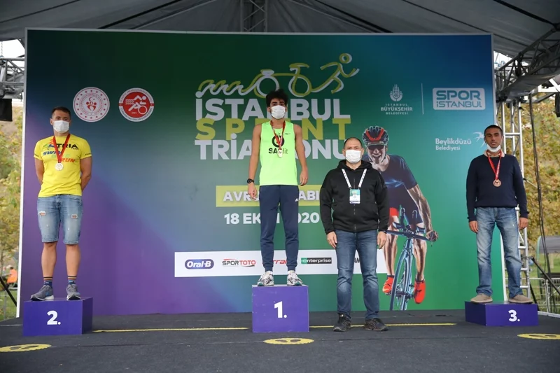 İstanbul Sprint Triatlonu 300 sporcuyu ağırladı…