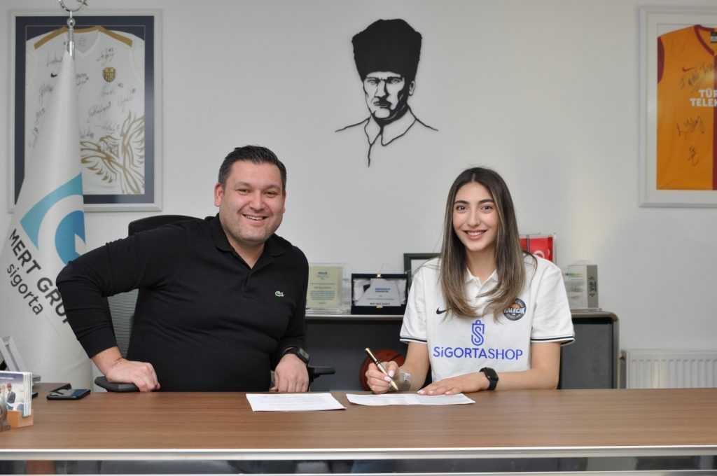 Ayçin Akyol, Sigorta Shop’ta