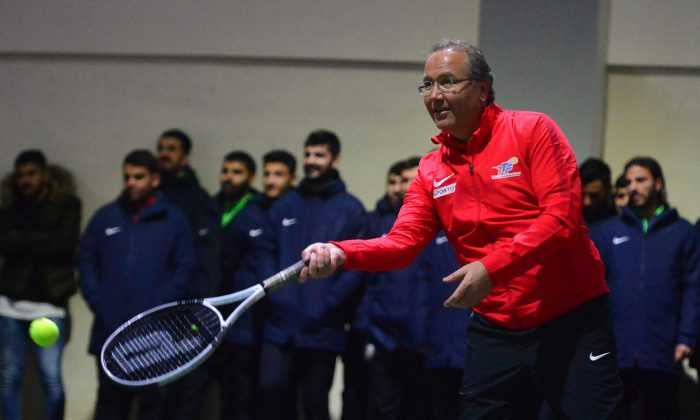 Cengiz Durmuş: Türkiye’nin her yerinde tenis oynanmasını sağlamalıyız