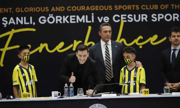 Mesut Özil resmen Fenerbahçe’de   
