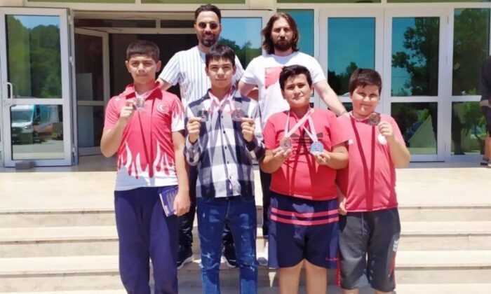 Karaman Güreş Takımı Antalya’dan Madalyalarla Dündü