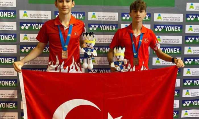 Badminton Çift Erkeklerde Avrupa Üçüncüsü Olduk