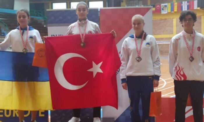 Genç Badmintonculardan 6 Madalya