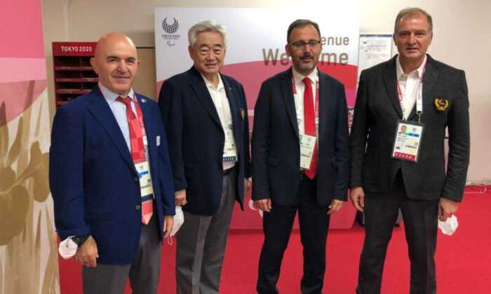 Kasapoğlu, Tokyo’da Dünya Taekwondo Federasyonu Başkanı ile Görüştü
