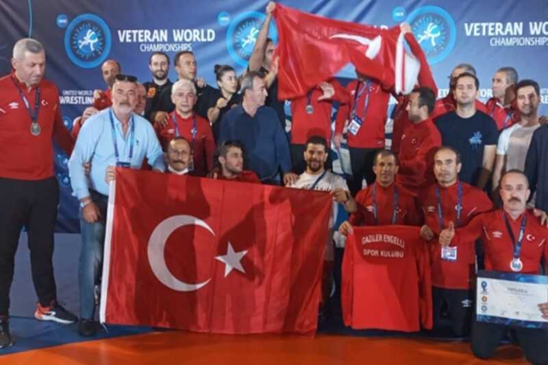 Milli Güreşçilerden 4 Madalya