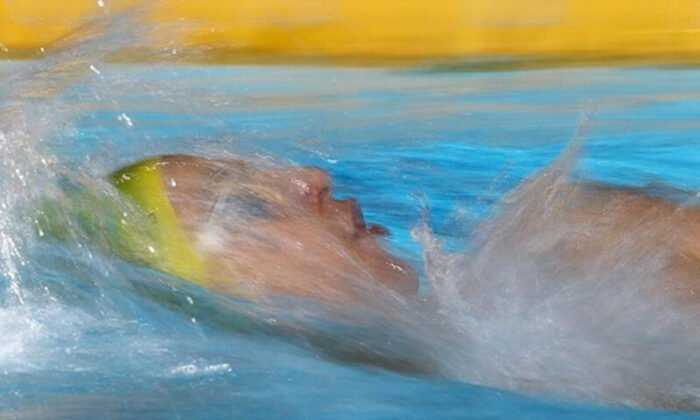 Talya Erdoğan, Sırbistan’da Comen Cup Yüzme Müsabakası’nda Birinci Oldu