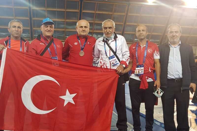 Veteranlardan Madalya Yağmuru