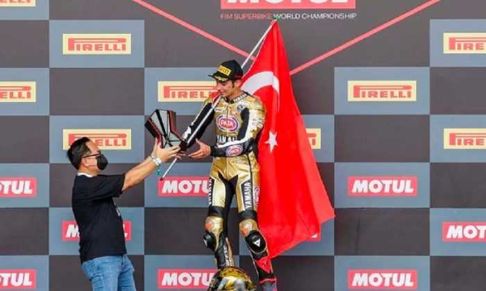 Milli Motosikletçi Toprak Razgatlıoğlu, Dünya Şampiyonu Oldu