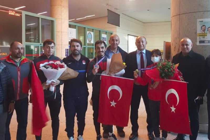 Milli Haltercilerden Özbekistan’da 4 Madalya