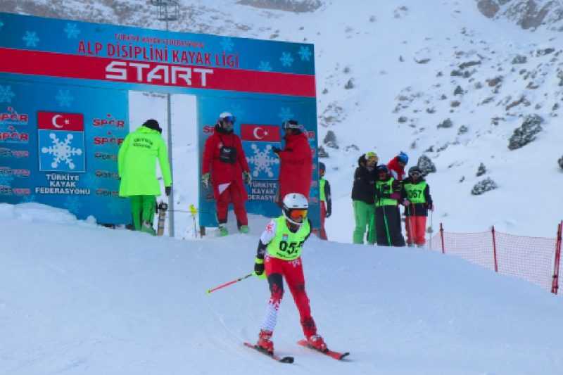Alp Disiplini Eleme Yarışları Erzincan’da Başladı