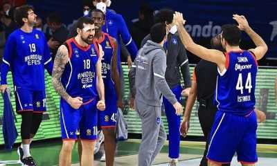 Anadolu Efes THY Avrupa Ligi’inde Son Saniye Basketiyle Kazandı