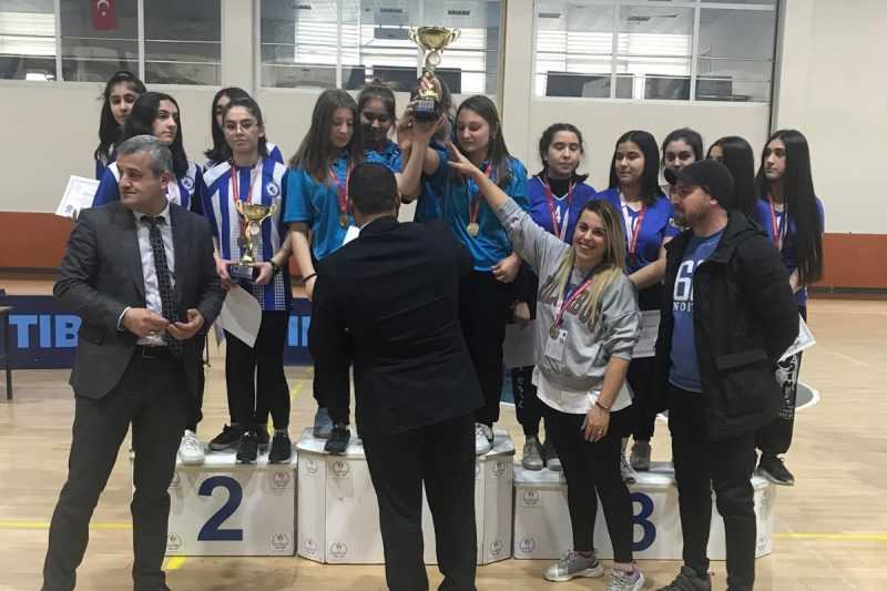 Hopa Masa Tenisi Takımı Bölge Birincisi Oldu