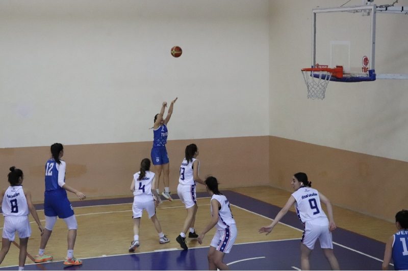 Okul Sporları Gençler Grup Basketbol Müsabakalarında Yarı Finalistler Belli Oldu