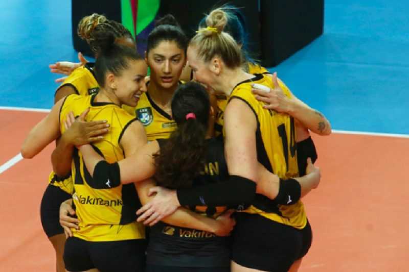 VakıfBank 4’te 4 yaptı