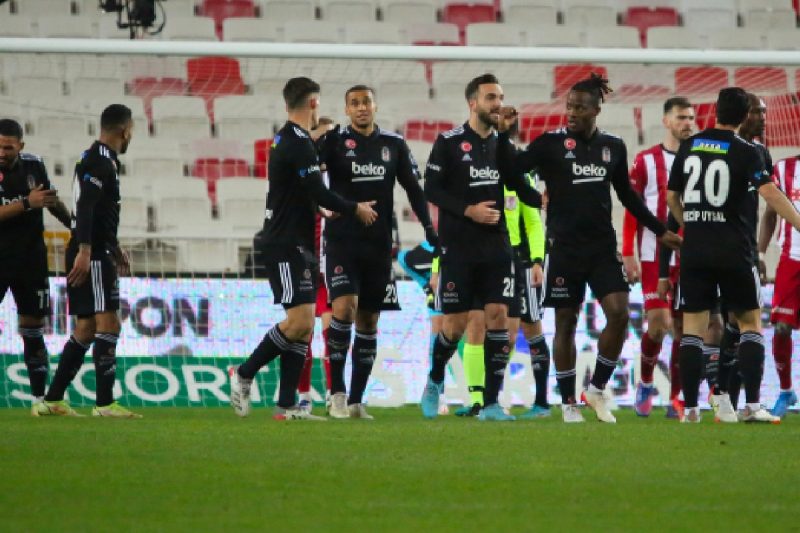 Beşiktaş, Deplasmanda Sivasspor’u Mağlup Etti