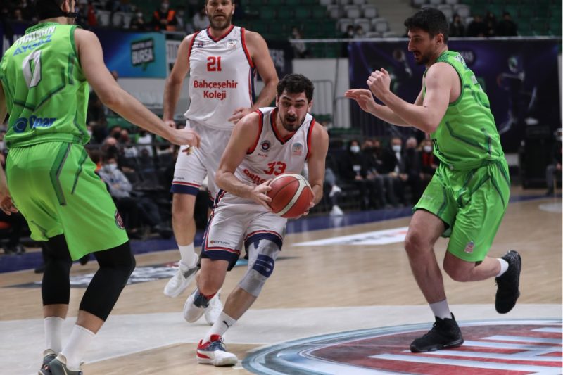 Bursa’da Zafer Bahçeşehir Koleji’nin