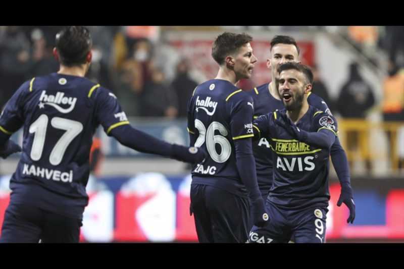 Fenerbahçe Üç Puanı Uzatmada Aldı